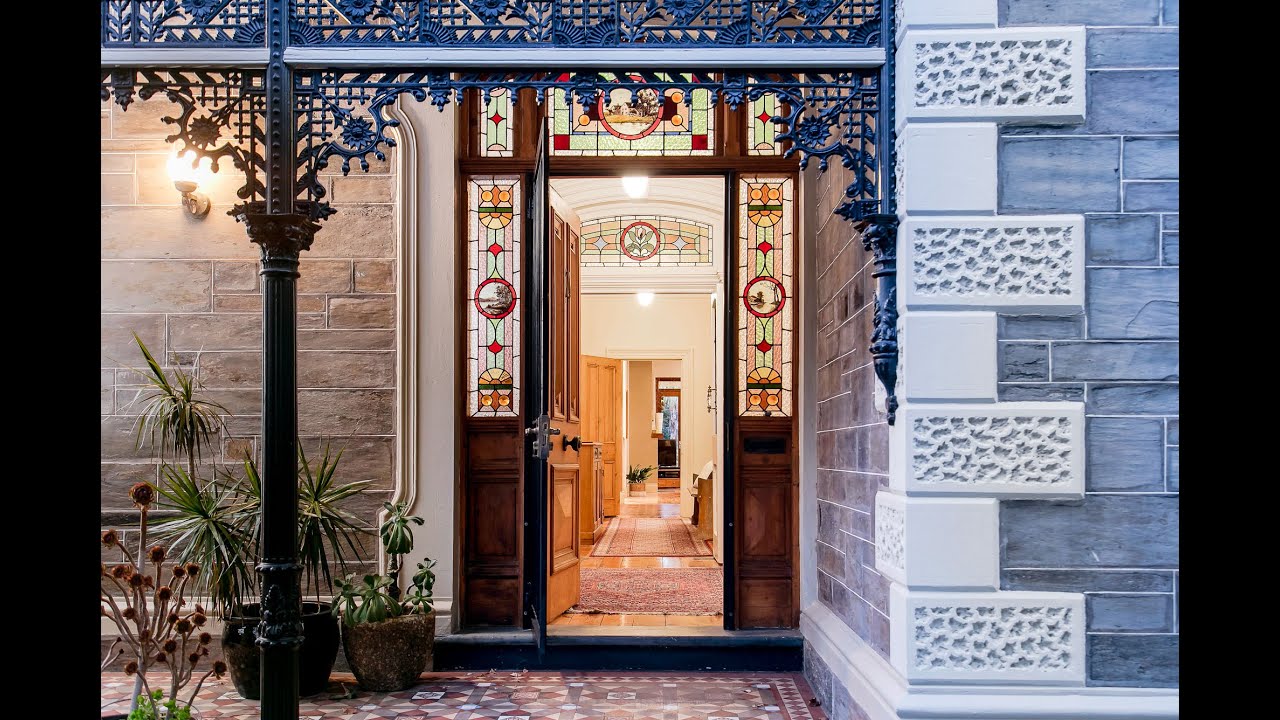 Highlights from Auction Day at 61 Hughes Street, Mile End