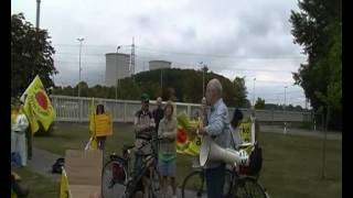 preview picture of video '2013-09-08 Demo zum AKW Biblis: Rede von Erhard Renz vor dem AKW'