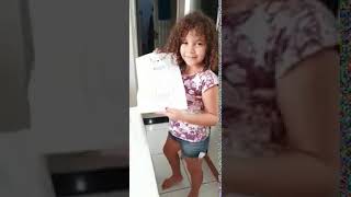 Atividade de dobradura na aula de Artes