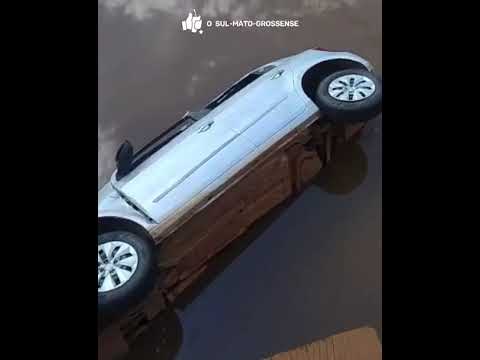Carro cai de ponte na MS-141 e deixa mãe e filha mortas; criança é salva por populares