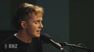 Thomston &#39;Float&#39; live at RNZ