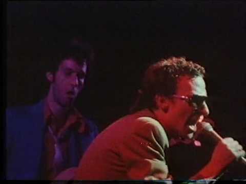 Graham Parker & The Rumour - New York Shuffle (1978 clip)