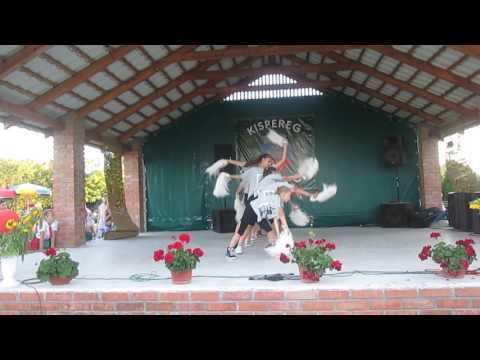 Trupa Just US - Ahzee_Faydee - Burn It Down