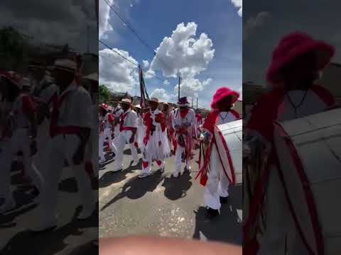 Terno branco na cidade de Fortaleza de minas