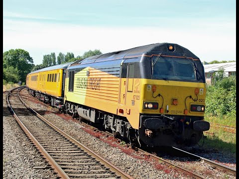 Colas 67s on Network Maintenance Train through Apperley Bridge.