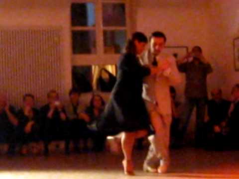  Ayelen Quiroga  and  Alejandro Hermida  are  dancing  to  a  tango