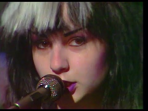 ALASKA Y LOS PEGAMOIDES - Bailando/Alta Tensión (Estudio abierto)