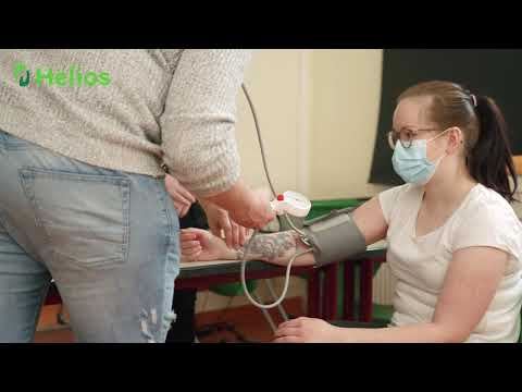 Pflege praktisch – Wie erlernen die Azubis die Blutabnahmen und das Anlegen von Verbänden?