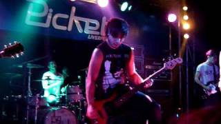 Young Guns - Beneath the Waves - Live at Liverpool Picket - 28th September 2009