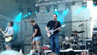 Viinaa tsat tsaa & Kun olet poissa (intro) (live @ Kajaani, 11.7.2010)