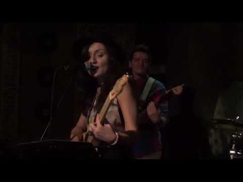 Manivi - In The Morning (Live at SOUL Society 6. 4. 2018.)