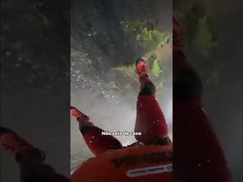 Cachoeira Gigante em Goiás: Aventura e Coragem! #shorts