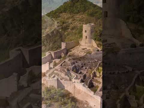 Il Castello Segreto d'Abruzzo: Bominaco 🏰 #Abruzzo #CastelliDItalia