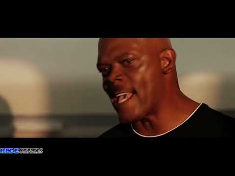 Com essas malditas cobras nesse maldito avião