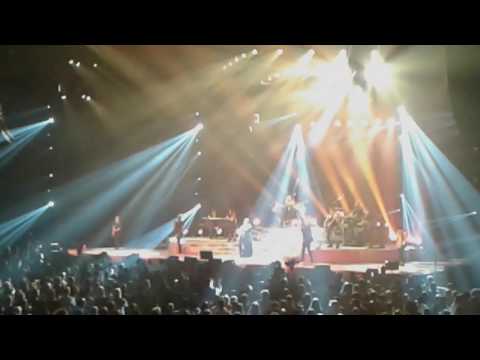 Laura Pausini à Forest National à Bruxelles le 16 octobre 2016 (Belgique)