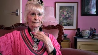 Jenny Rainbird's pink palace - Swap my Council House: Preview - BBC One