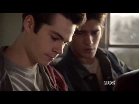 Teen Wolf S03E05 Stiles and Danny Funny Text Scene