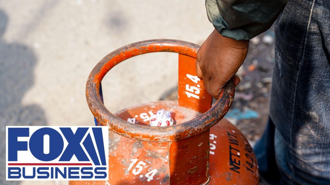 The movement in the stock market is oil UP, stocks DOWN: Josh Schafer