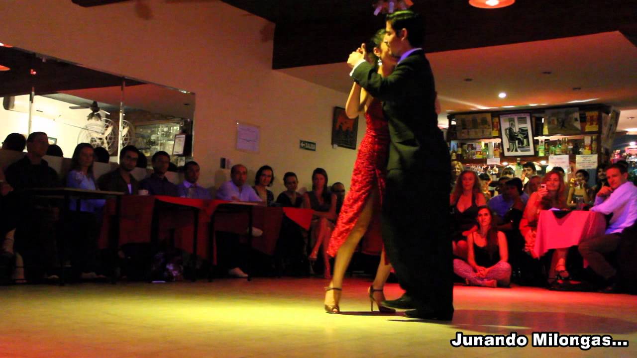 VERONICA VAZQUEZ Y ALEJANDRO BERON en MILONGA10 (MILONGA)