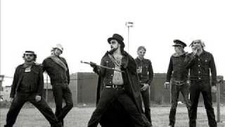 Turbonegro - Stuttgart Flughafenpolizei - Sell your body (to the night) live