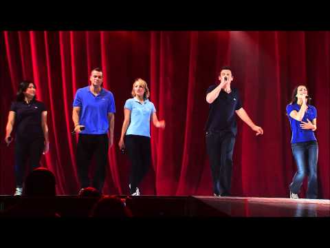 Glee: The 3D Concert Movie (Clip 'Dont Stop Believing')