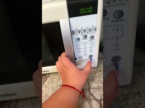 A MOSQUITO GOT IN MY EAR 🪰