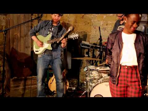 The Ruffcats feat. Ivy Quainoo - Supernatural (The Ruffcats in Session - Episode 4)