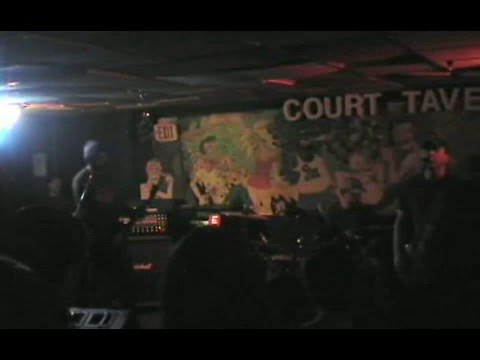 Sliding---f e l on performing @ the court tavern 03/21/08