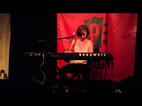 Kate Klim - Don't Dream It's Over (Live)