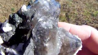 preview picture of video 'Large Herkimer Diamonds on Matrix / Saint Johnsville Quarry'