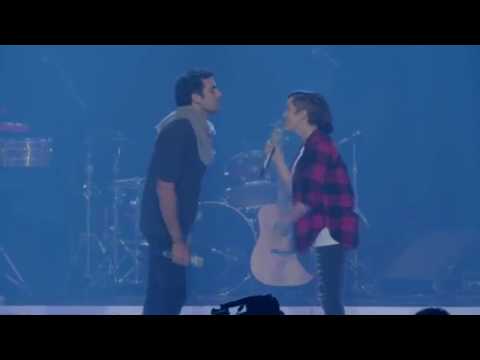 Así me gustas  / Pau y Davo / Daniela y Gabriel / CONCIERTO Mi marido tiene familia
