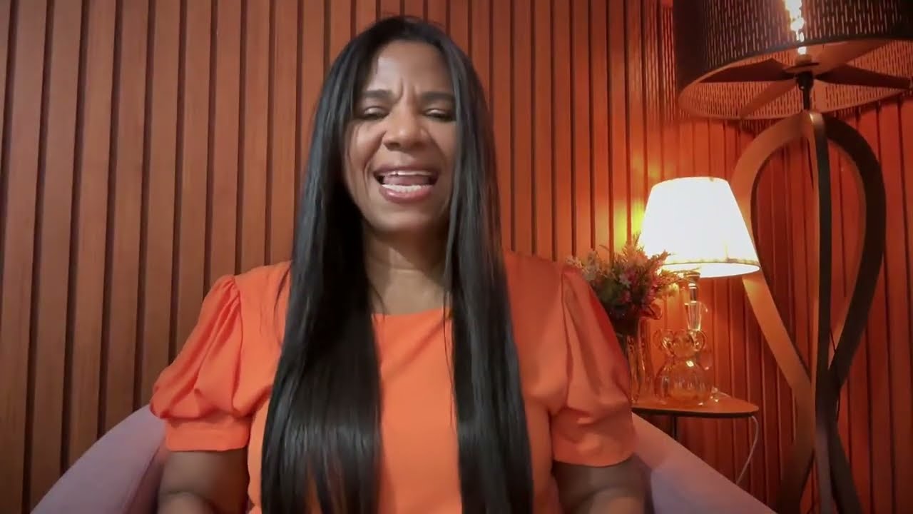 Alguém tem PENSADO INTENSAMENTE em vc NOS ÚLTIMO TRÊS DIAS aguarde que tem uma SURPRESA á caminho