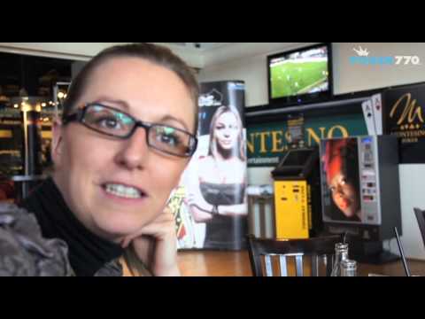 Megapokerseries Vienna 2013 Day3 - Clin d'oeil de Virginie Debreuille avant la T.F [FRA]