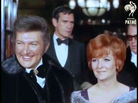 Liberace and Millicent Martin at the Premiere of musical Mame in London (1969)