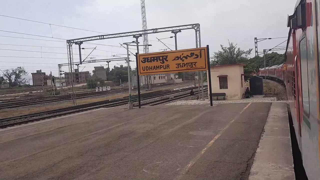 Vaishno mata Train Journey | 12472 swaraj express departure from udhampur with GZB WAP7