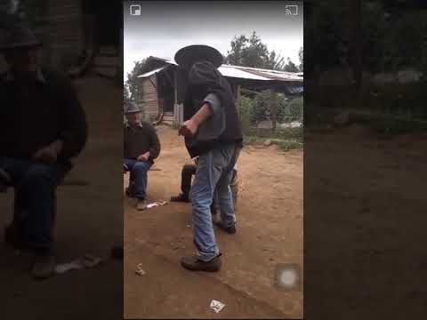 pelea interesante de borrachos campesinos, te vas a morir de risa jajajj