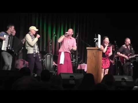 Remasuri begrüssen Willi Resetarits in der Kulisse 15.03.2014