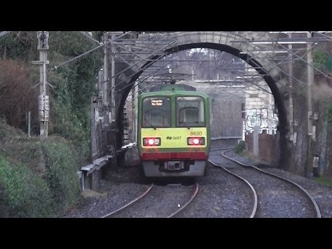 IE 8520 Class Dart Train number 8630 - Seapoint Station, Dublin
