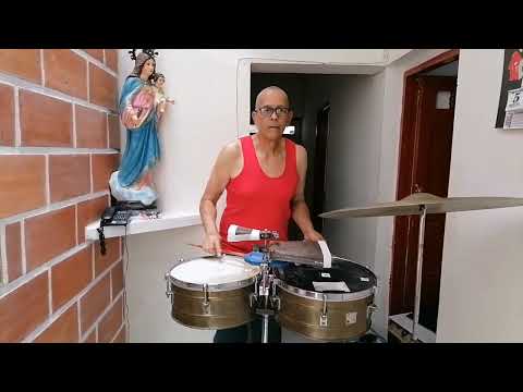 Grita el pueblo clamoroso viva el Dim el poderoso