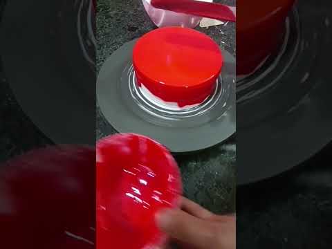 1pound simple strawberry cake design #sorts #ytshort #birthdaycake