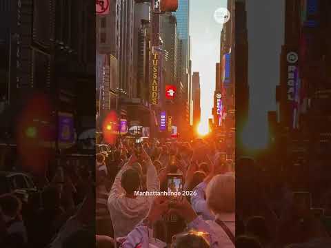Captivating 'Manhattanhenge' sunset draws crowds to New York City streets
