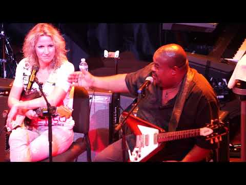 Guitar Pedal Effects Workshop Part 4 of 4:  Larry McCray