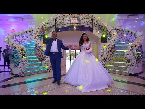 "Hyrja madheshtore e babait me te bijën"