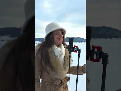 Agárdi Szilvia - Messze van a kicsi falum