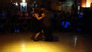 Ariadna Naveira y Fernando Sanchez en El Fulgor de Villa Crespo