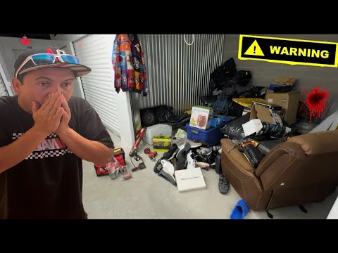 It belonged to a MAFIOS and he lost this warehouse, what incredible things he left behind!