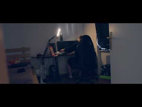 DeeThane feat. Janička Grünerová - Když světla zhasnou (Official video)