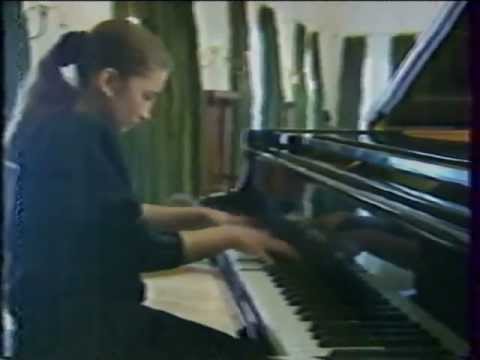 CSIK LAURA 1990. CHOPIN GRANDE POLONAISE( RESZLET )