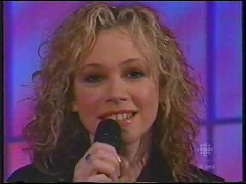 Martine St-Clair ( Medley )  Ce soir l'amour est dans tes yeux/Danse avec moi/Si j'était un homme