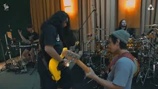 Download lagu Perahu Nuhku-Iwan Fals (lirik) mp3